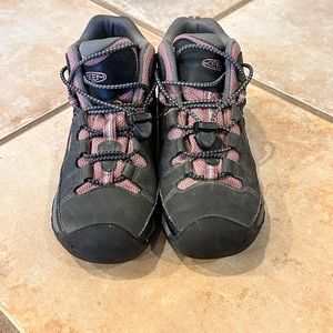 Keen Targhee Mid Waterproof Hiking Boots Kids Size 1